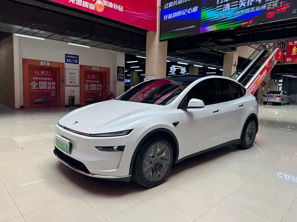 Tesla Model Y L 2026