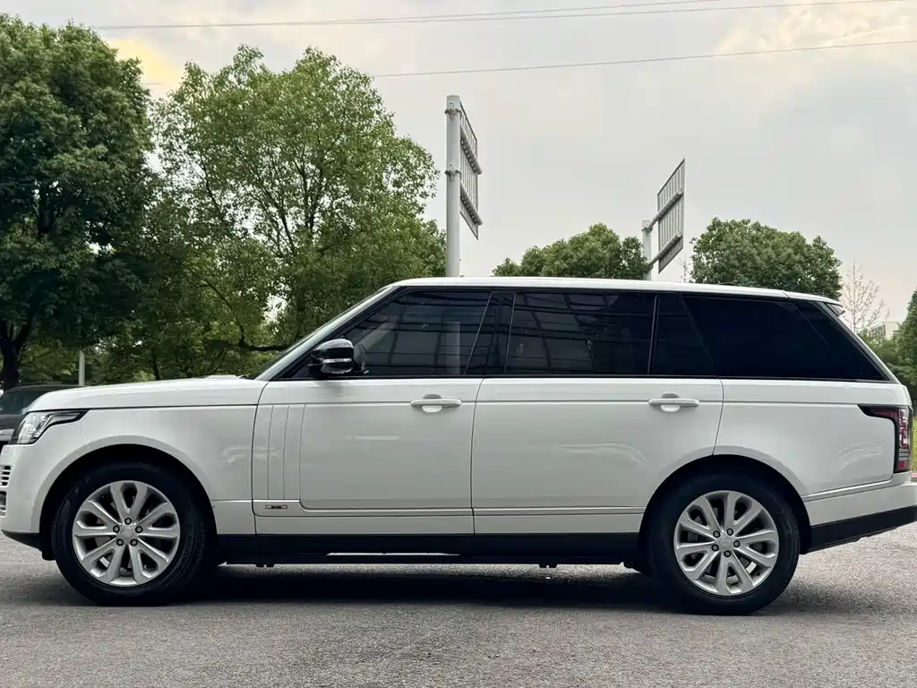 Land Rover Range Rover — миниатюра 5