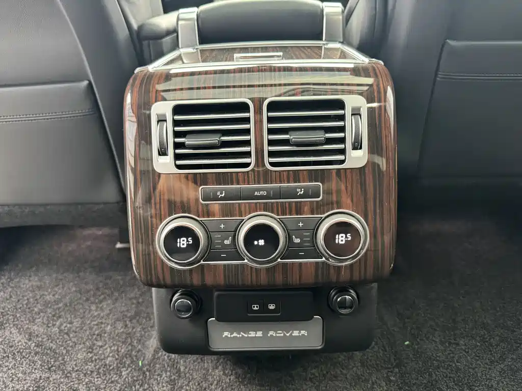Land Rover Range Rover — миниатюра 12