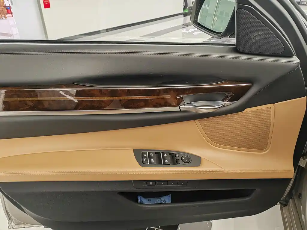 BMW 7 Series 7 2010 760Li