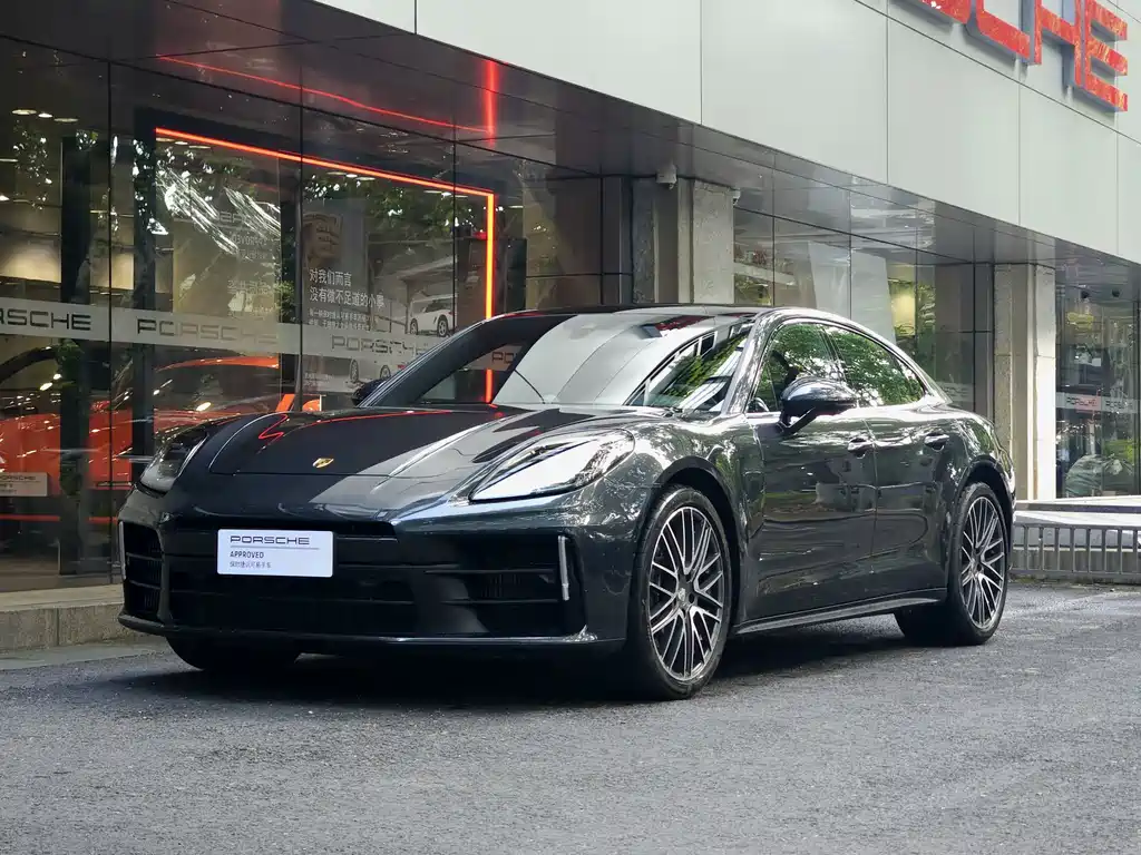 Porsche Panamera 2025