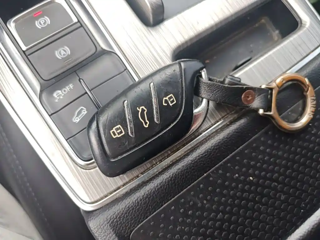 Roewe RX5 — миниатюра 9