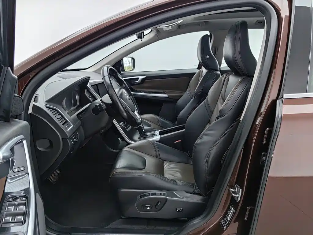Volvo XC60 — миниатюра 10