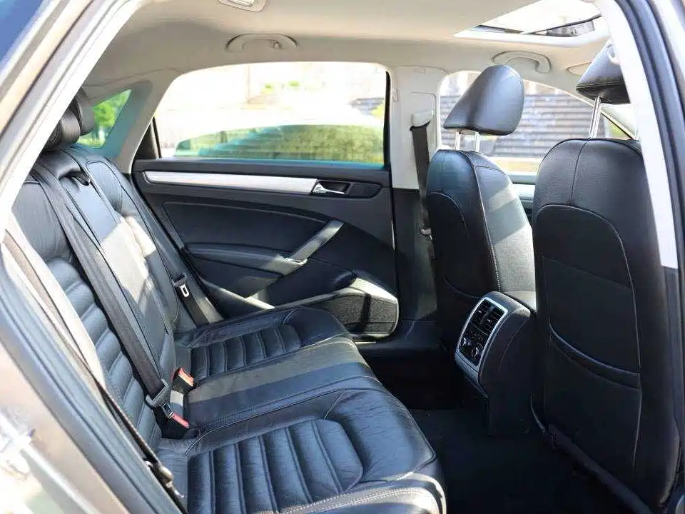 Volkswagen Passat — миниатюра 12