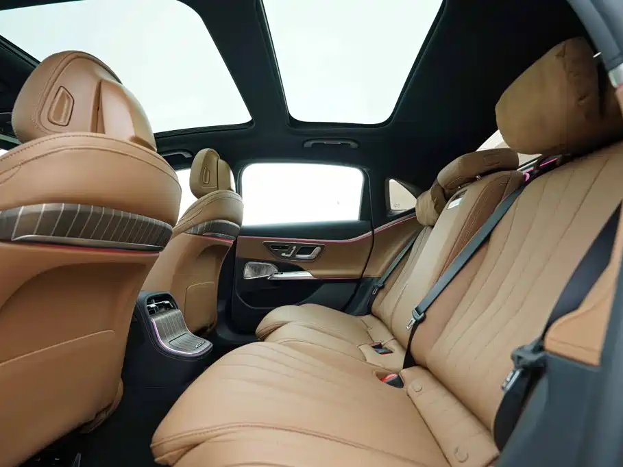 Mercedes-Benz E-Class — миниатюра 20