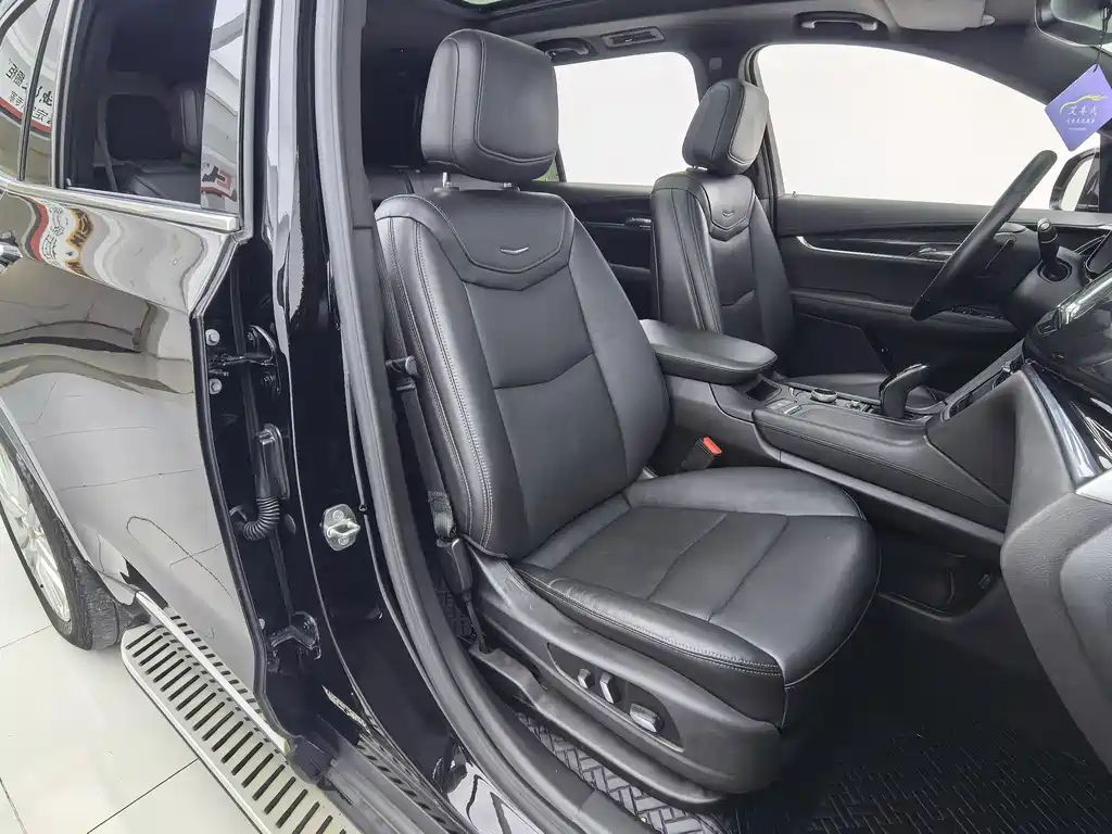 Cadillac XT6 2021 28T мест Luxury