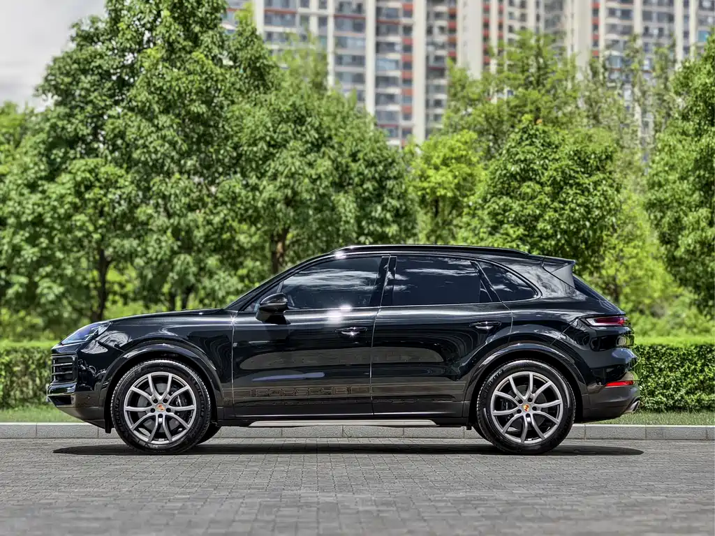 Porsche Cayenne — миниатюра 3