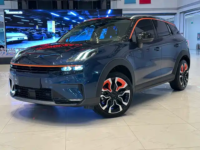 Lynk & Co 06