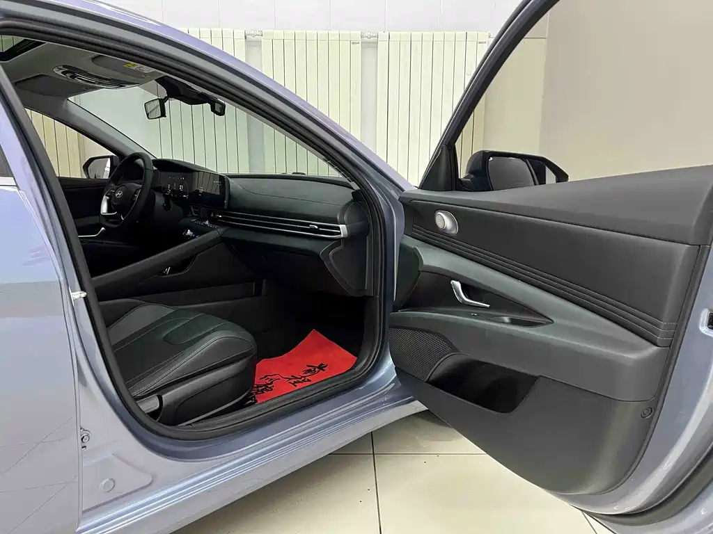 Hyundai Elantra — миниатюра 21