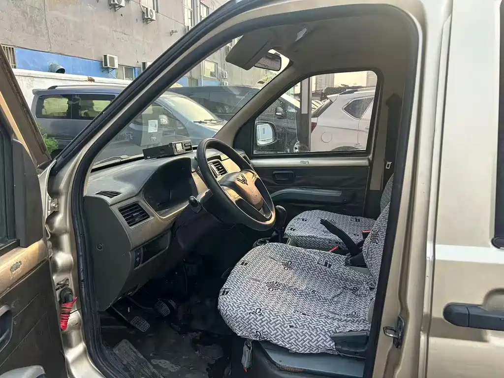 Wuling Rongguang — миниатюра 4