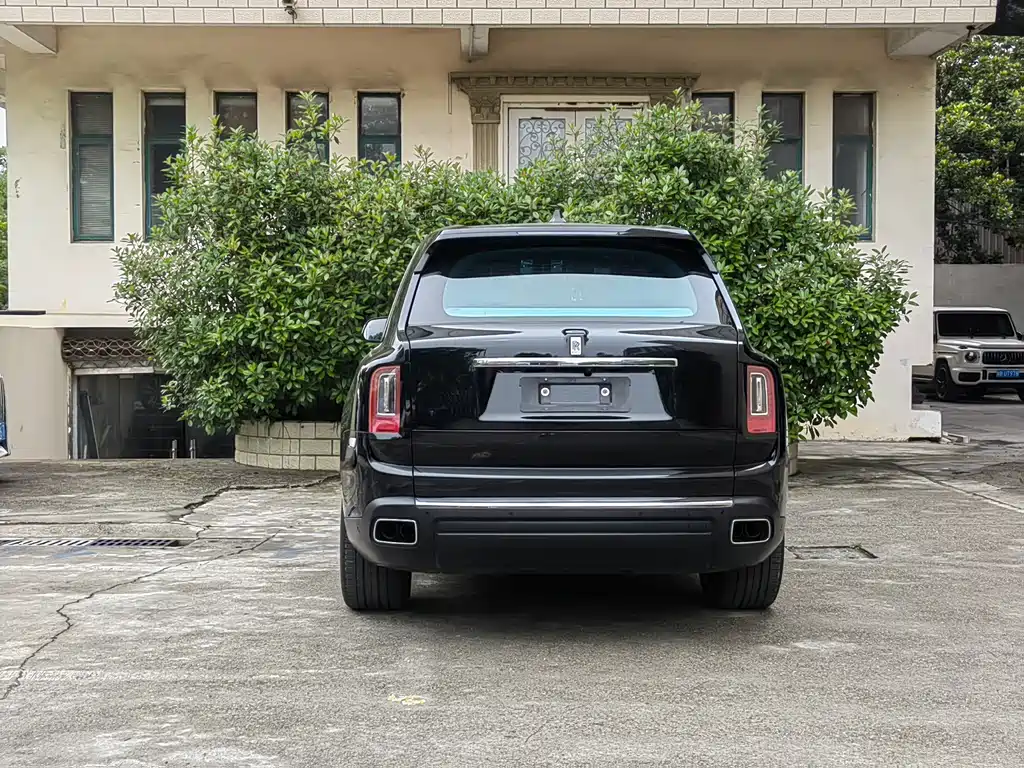 Rolls-Royce Cullinan 2018 мест