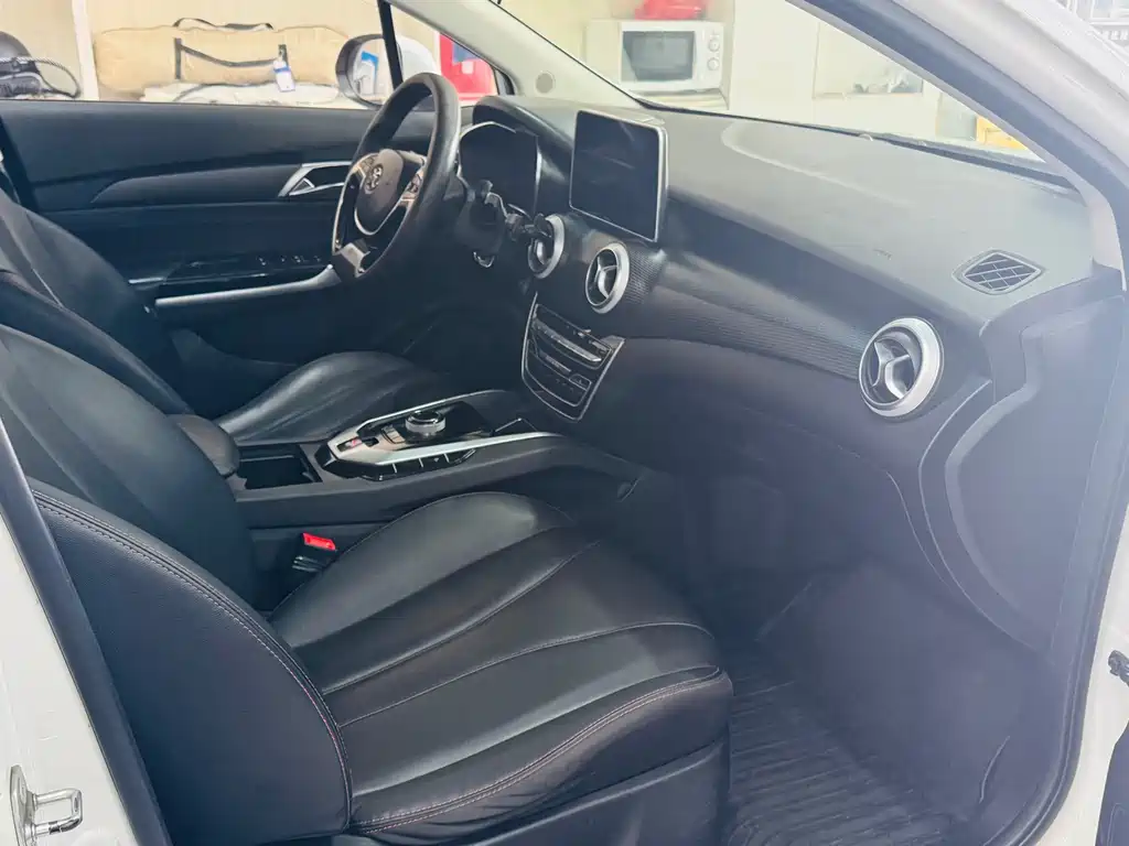 BAIC EU5 — миниатюра 9
