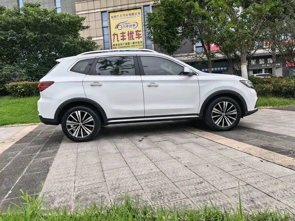 Roewe RX5 — миниатюра 7