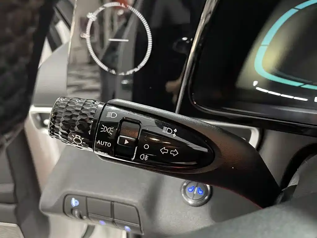 Hyundai Elantra — миниатюра 13