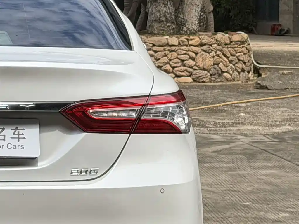 Toyota Camry 2021 2.0G Luxury