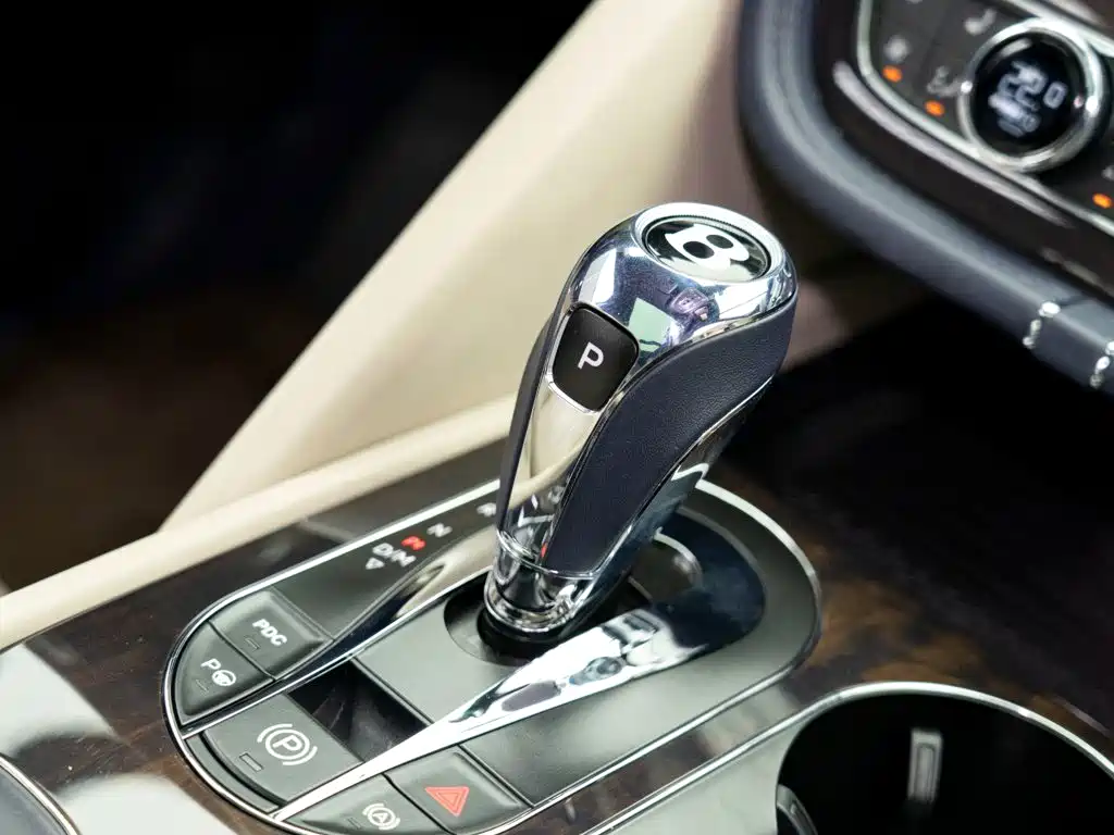 Bentley Bentayga — миниатюра 18