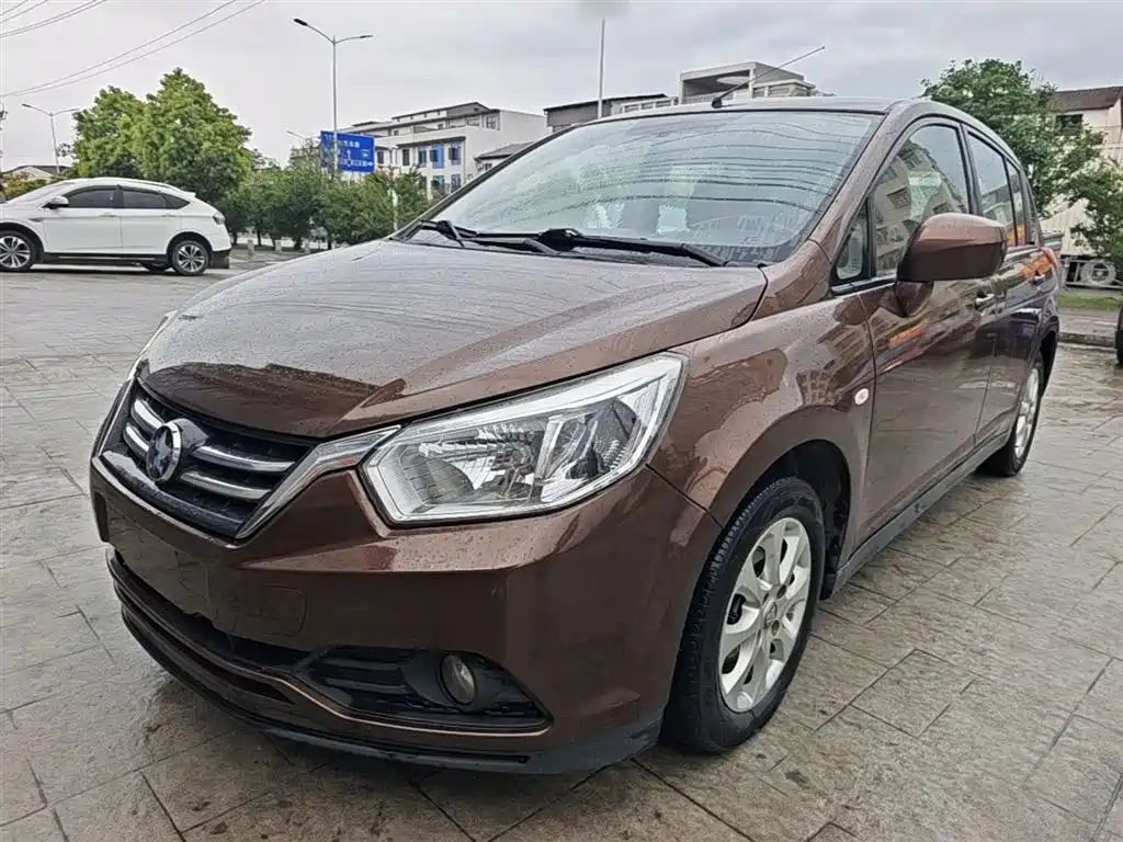 Venucia R50 2017