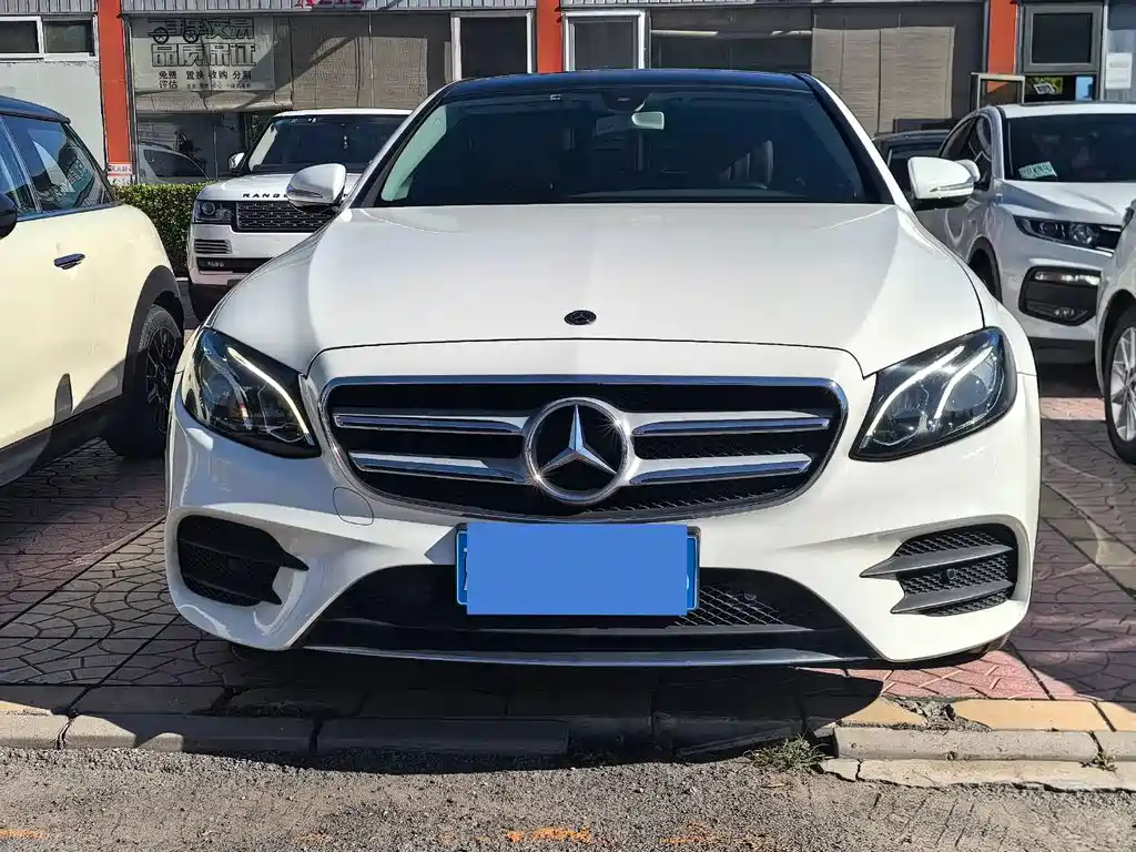 Mercedes-Benz E-Class — миниатюра 2