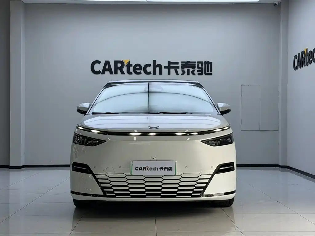 XPeng X9 — миниатюра 6
