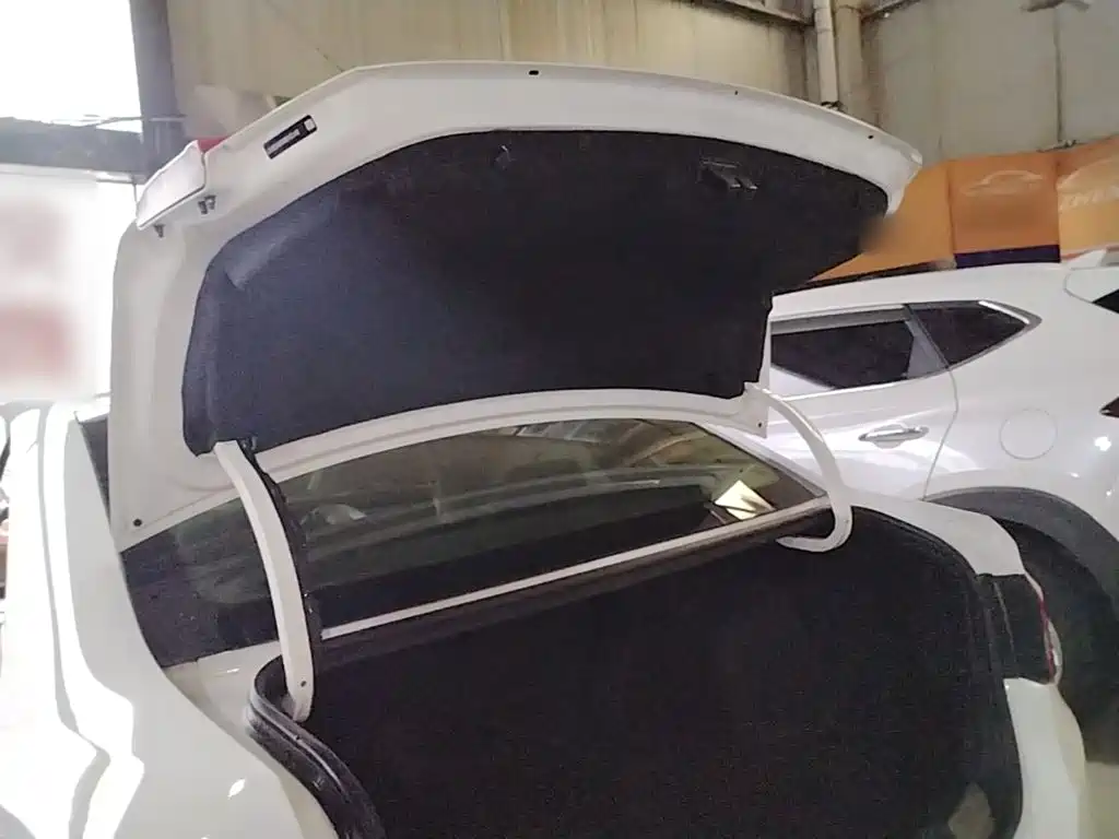 Buick Excelle — миниатюра 18