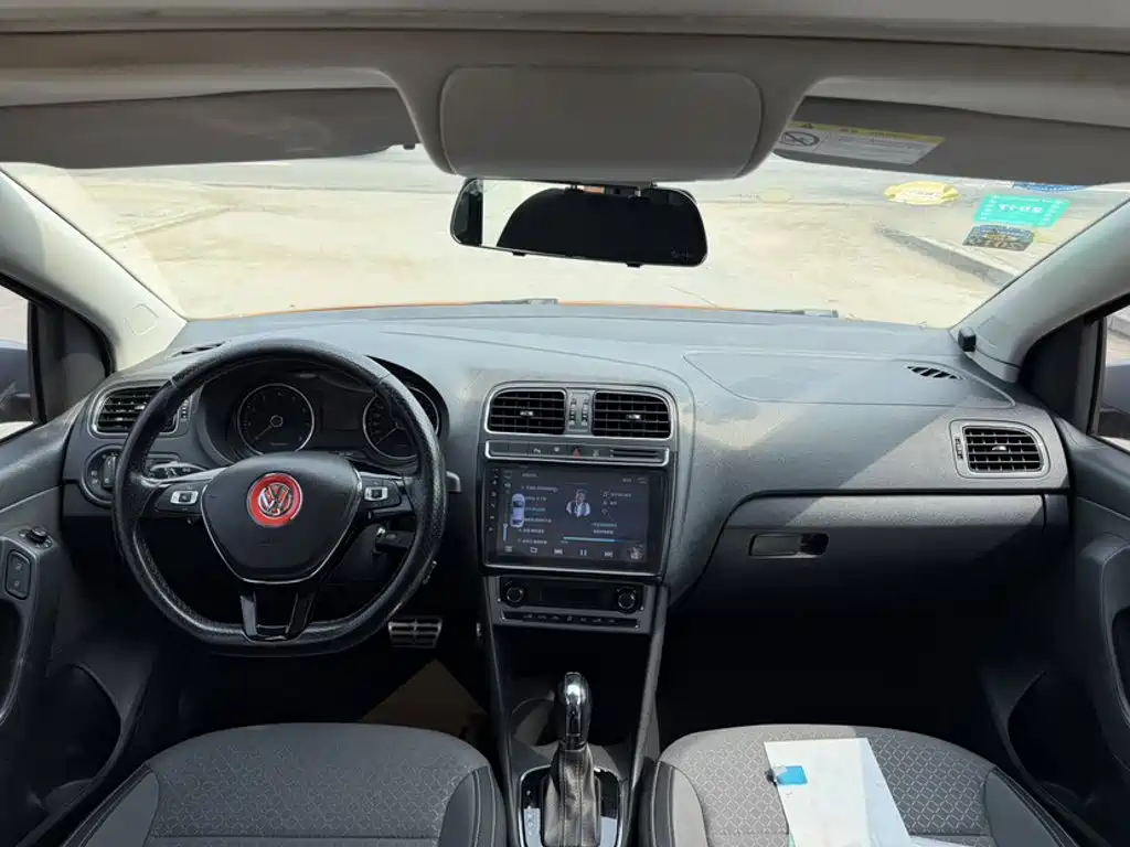 Volkswagen Polo — миниатюра 8