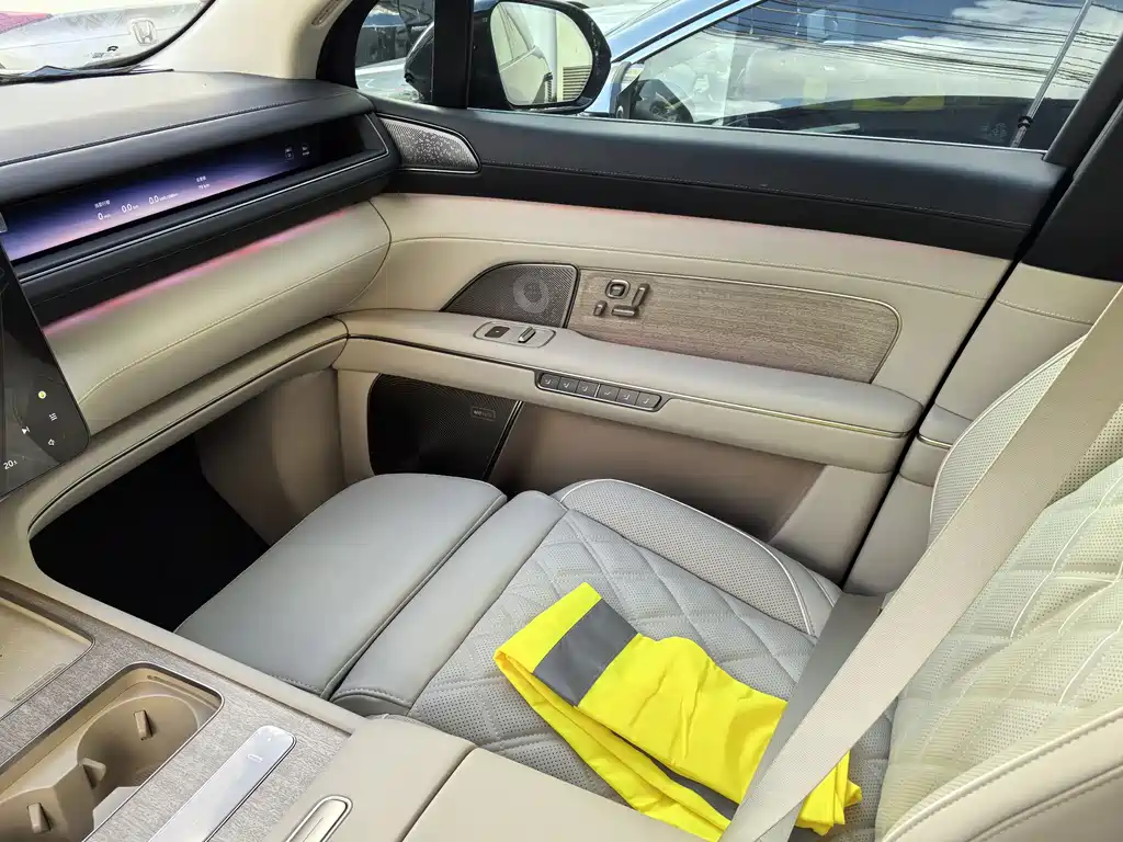 NIO ES8 2026 мест Executive Luxury