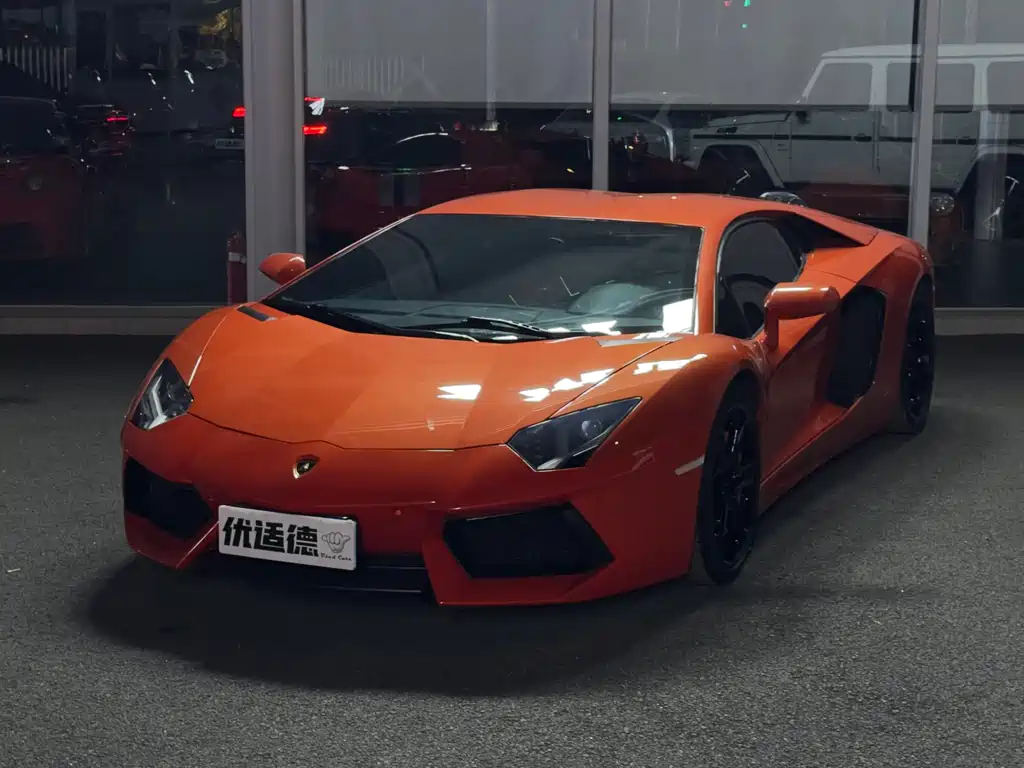 Lamborghini Aventador 2012