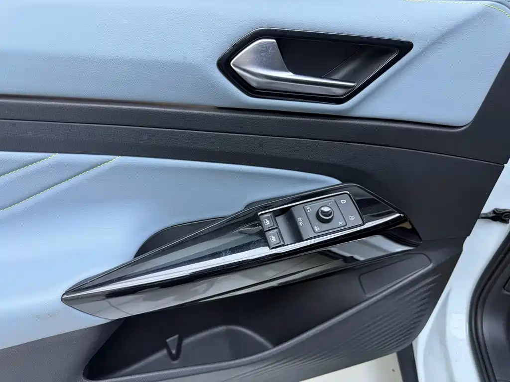 Volkswagen ID.4 X — миниатюра 10