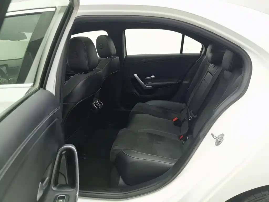 Mercedes-Benz A-Class — миниатюра 15