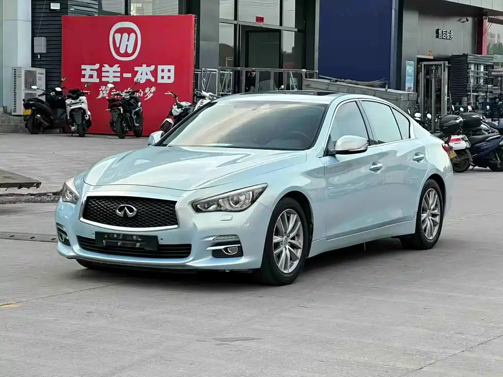 Infiniti Q50 2014