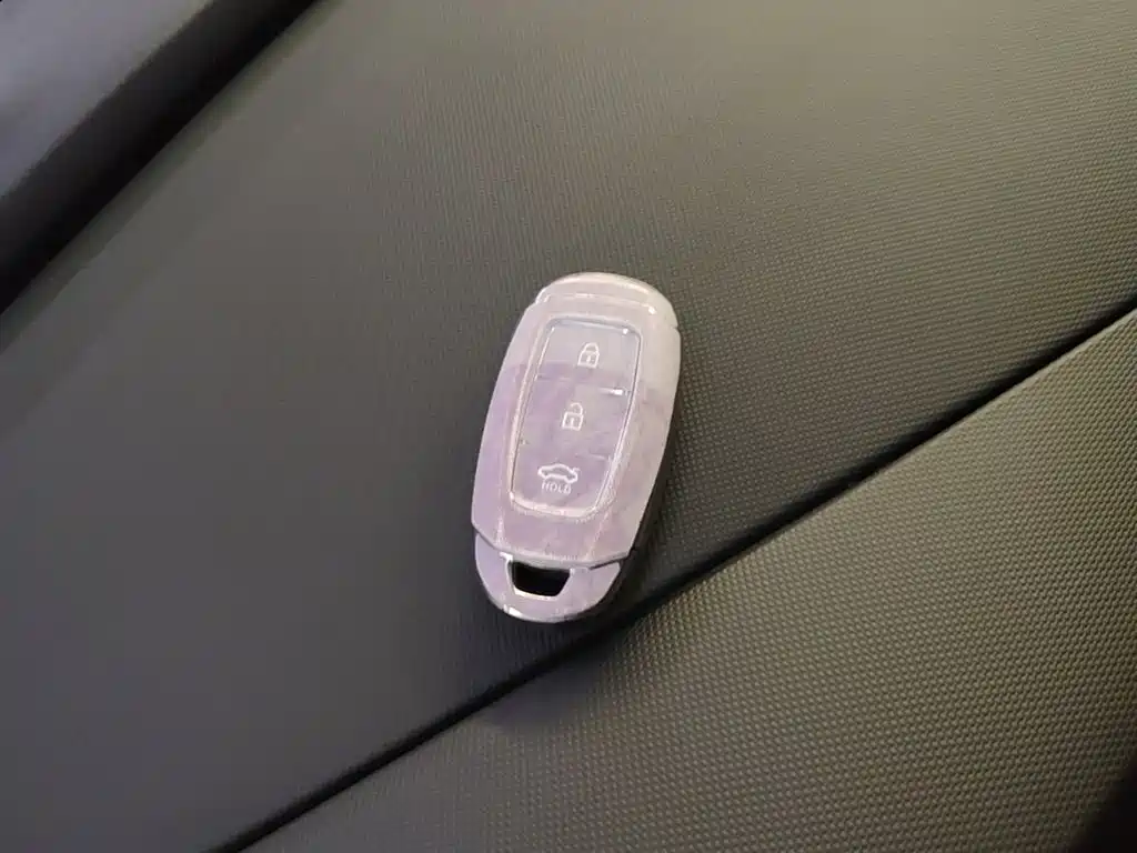 Hyundai Elantra — миниатюра 9