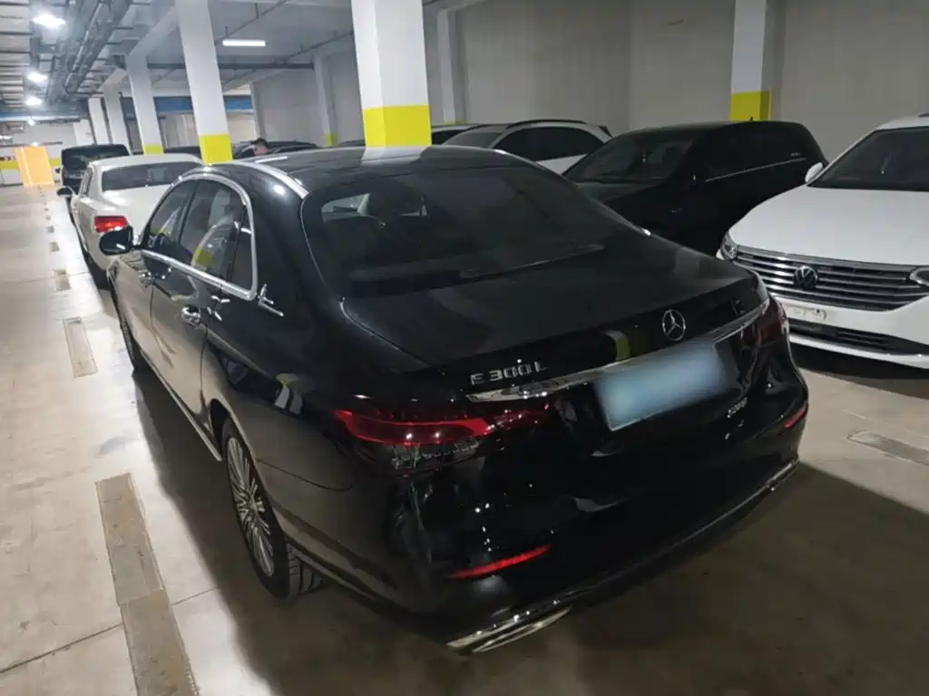 Mercedes-Benz E-Class — миниатюра 5