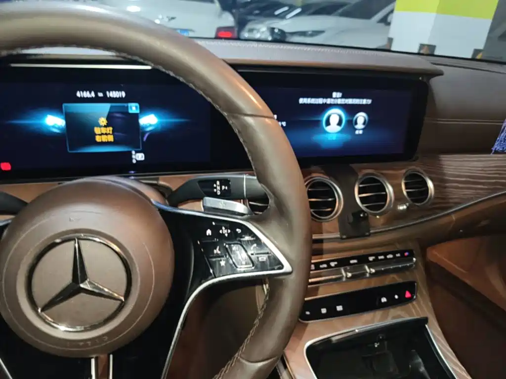 Mercedes-Benz E-Class — миниатюра 14