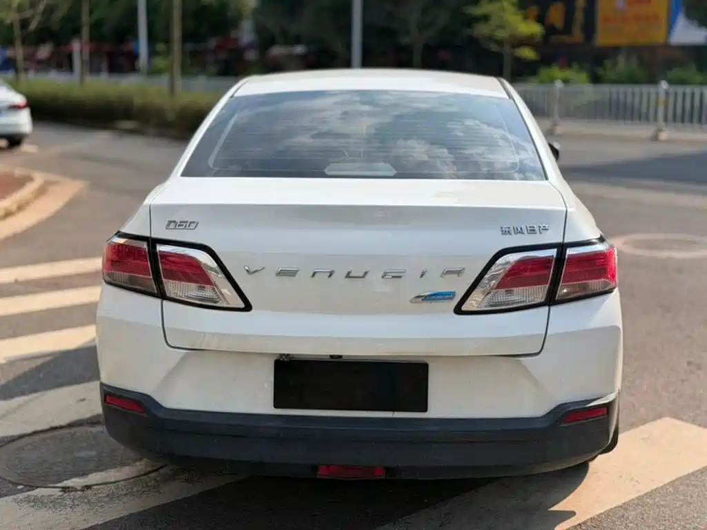 Venucia D60 — миниатюра 5