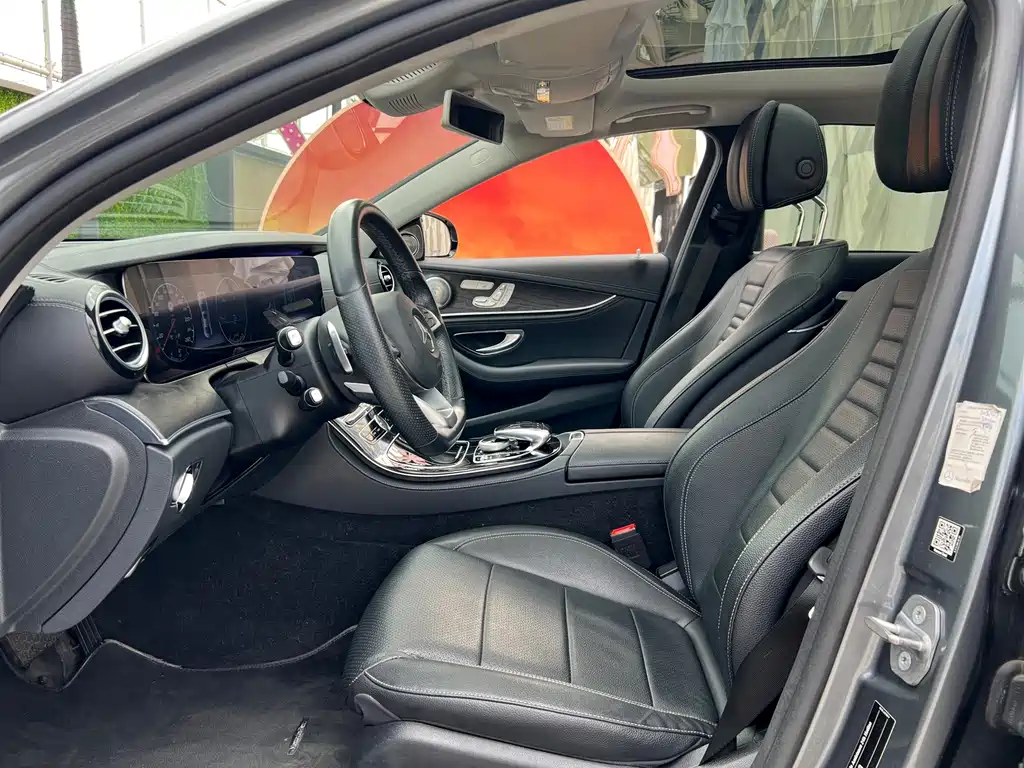 Mercedes-Benz E-Class — миниатюра 10
