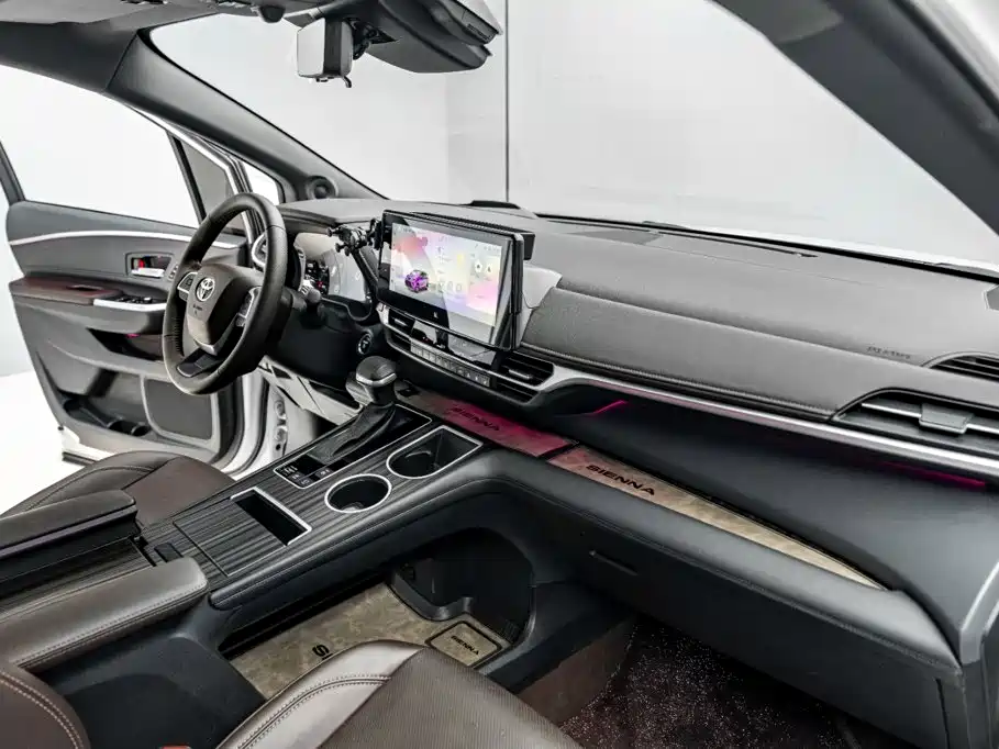 Toyota Granvia — миниатюра 20