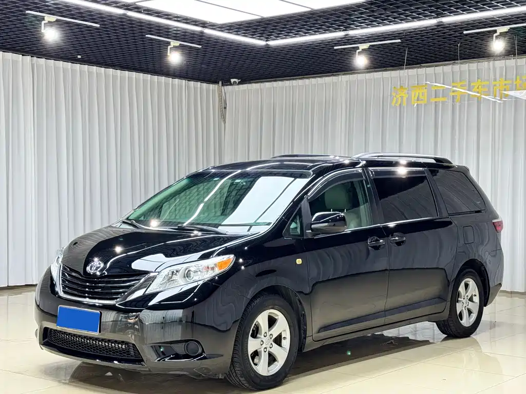 Купить Toyota Sienna