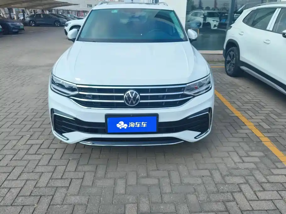 Volkswagen Tiguan L — миниатюра 2
