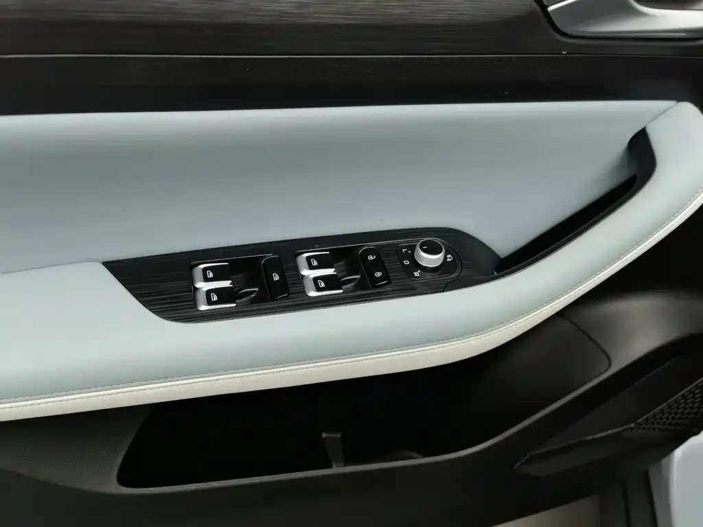 Geely Emgrand S — миниатюра 9