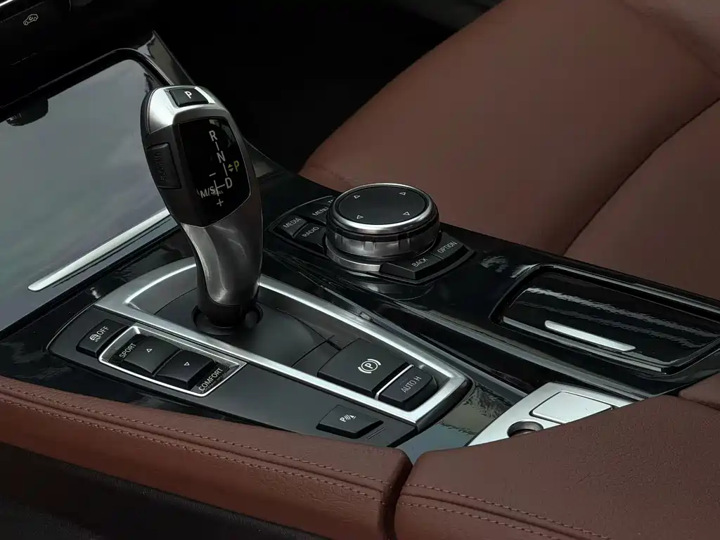 BMW 5 Series 5 2014 520i