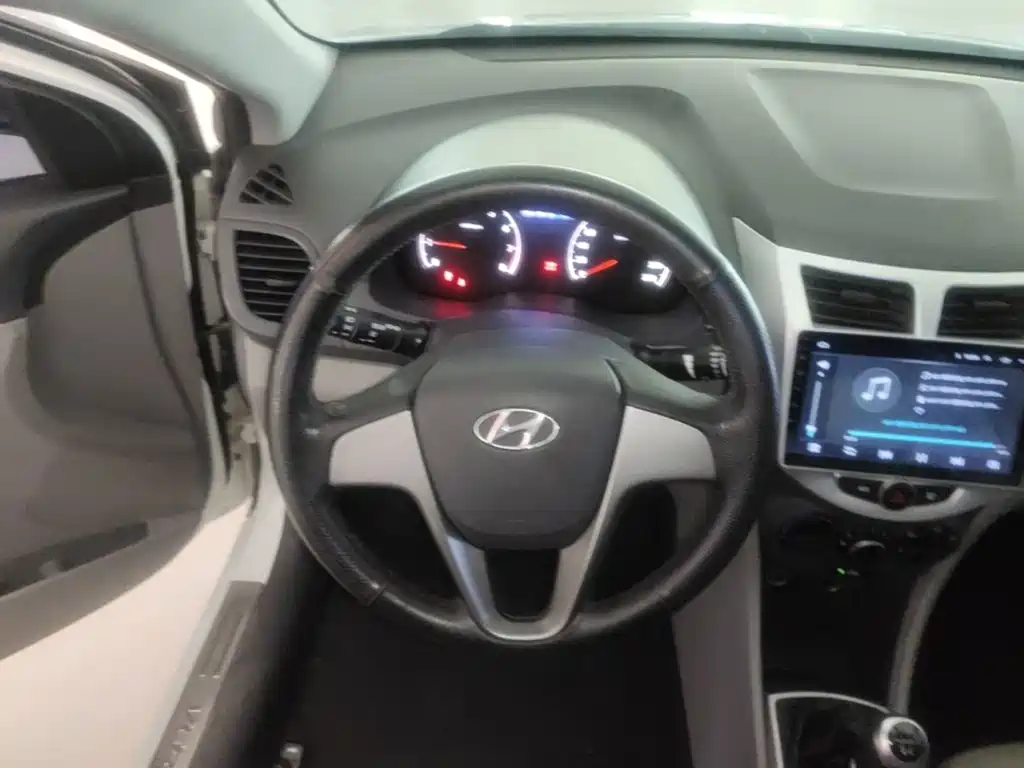 Hyundai Verna — миниатюра 11