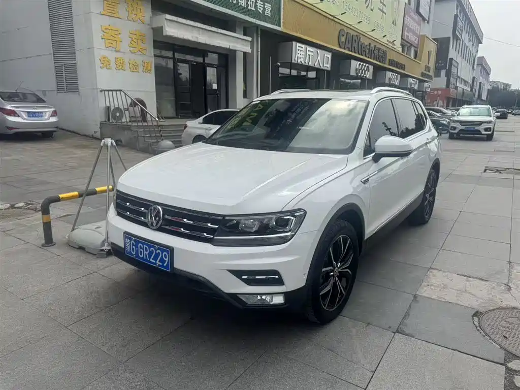 Volkswagen Tiguan L