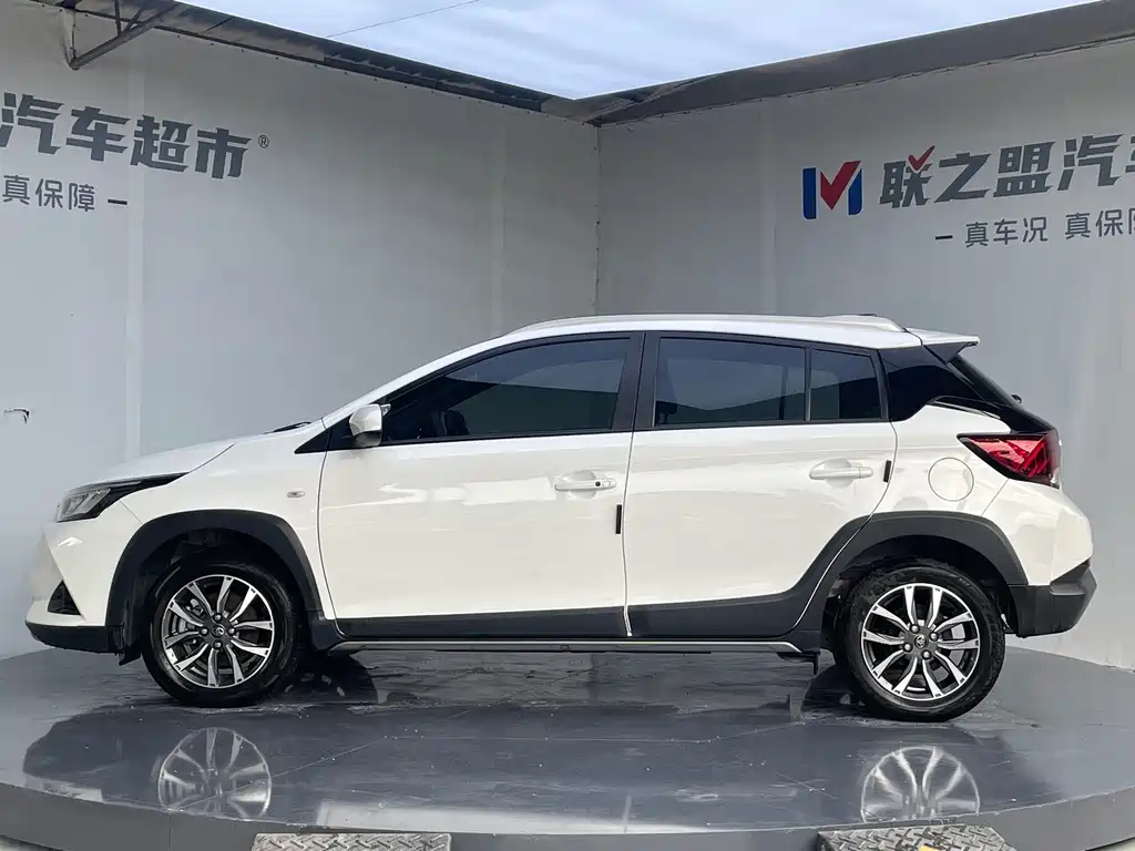 Toyota Yaris L — миниатюра 7