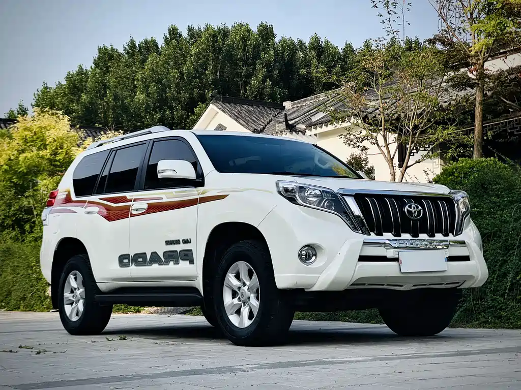 Toyota Land Cruiser Prado 2010 2.7L AT Luxury