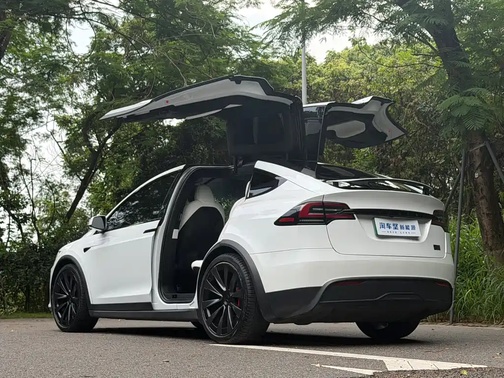 Tesla Model X 2023 Plaid