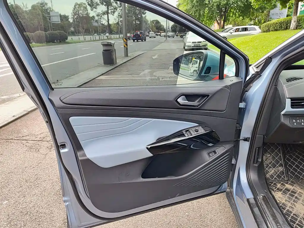Volkswagen ID.4 X — миниатюра 6