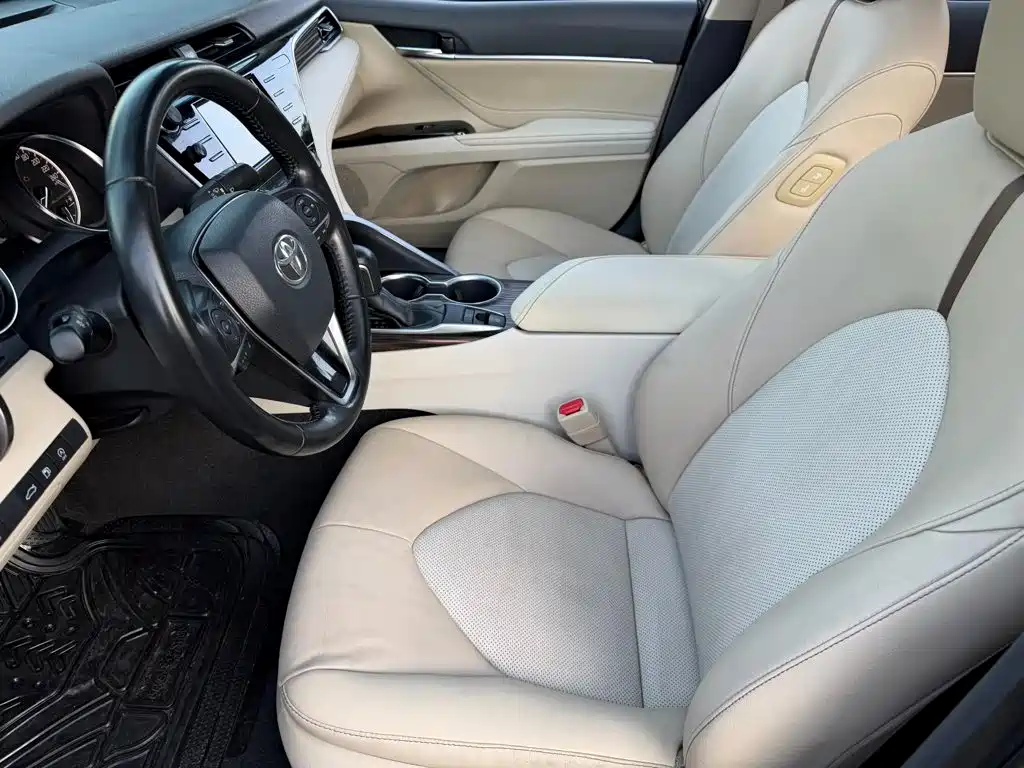 Toyota Camry — миниатюра 6