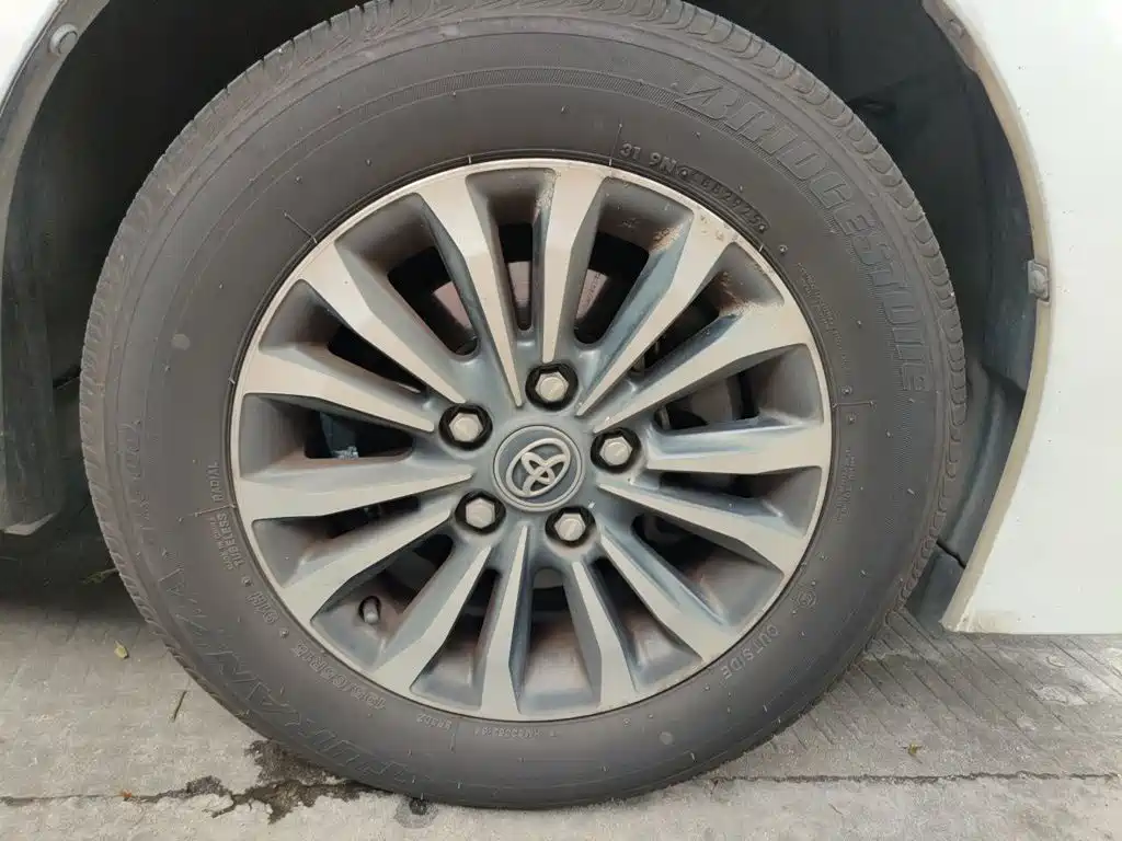 Toyota Corolla — миниатюра 8