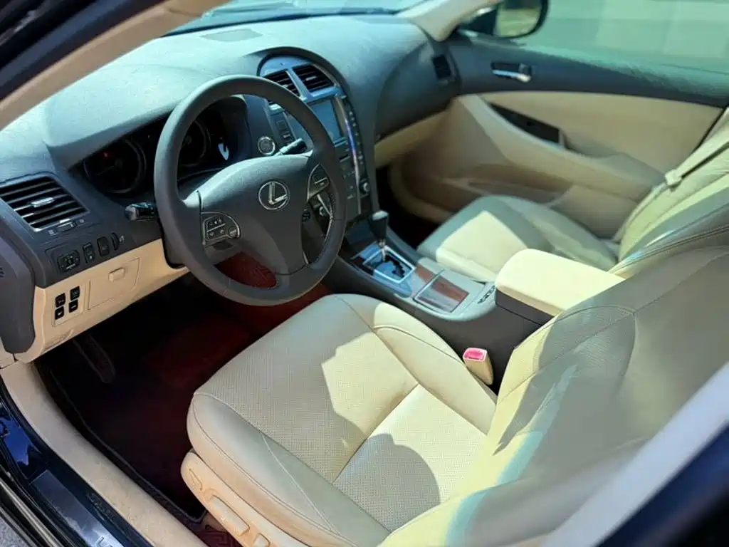 Lexus ES — миниатюра 7