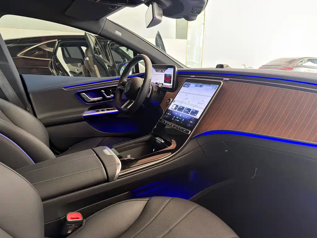 Mercedes-Benz EQE 2022 350